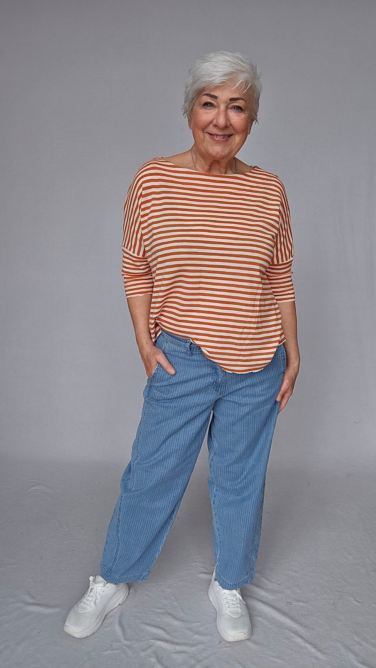 By Basics Genser S / Raw white/soft orange by basics- 4026 Genser med båthals og 3/4 erme kunstkolonialen