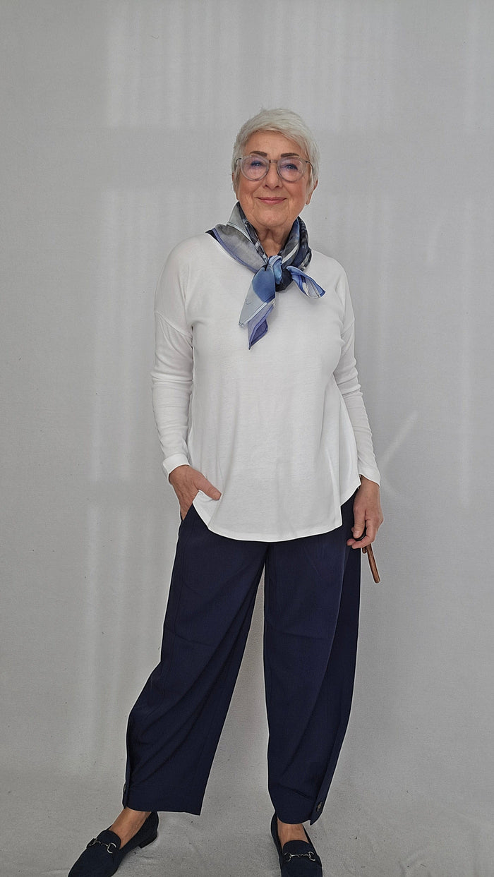 By Basics Genser White / S Cotton Sense by basics- 4306 Basic bomullsgenser i løs modell kunstkolonialen