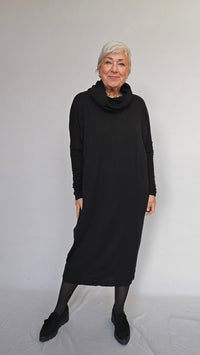 By basics Kjole Black / S by basics- 7028 Vid kjole m/rullekrave kunstkolonialen