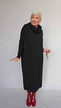 By basics Kjole by basics- 7028 Vid kjole m/rullekrave kunstkolonialen