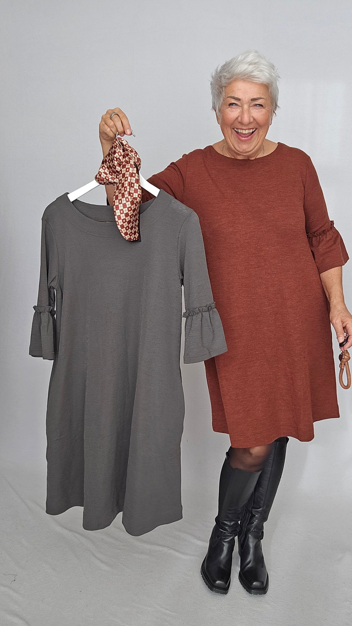 By Basics Kjole By Basics- 7030 Kjole med 3/4 trompet-erm kunstkolonialen