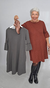 By Basics Kjole By Basics- 7030 Kjole med 3/4 trompet-erm kunstkolonialen