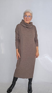 By basics Kjole Earth melange / XS By basics- 7028 Vid kjole m/rullekrave kunstkolonialen