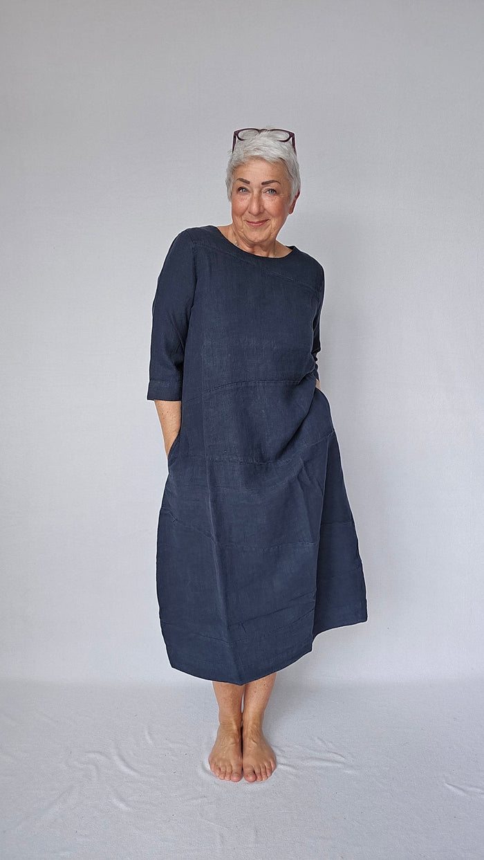 By Basics Kjole OWN By Basics- 11000 Lang lekker linkjole kunstkolonialen