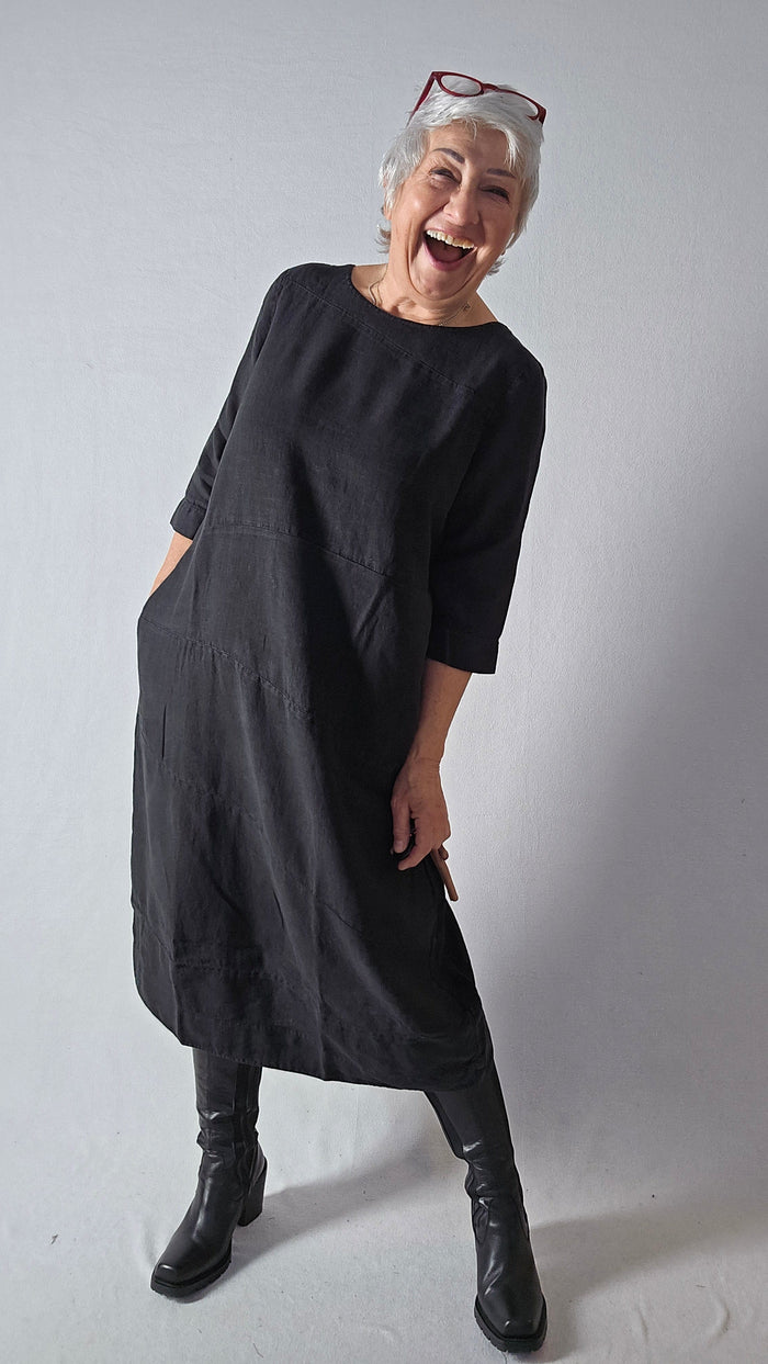 By Basics Kjole OWN by basics- 11000 Lang lekker linkjole kunstkolonialen