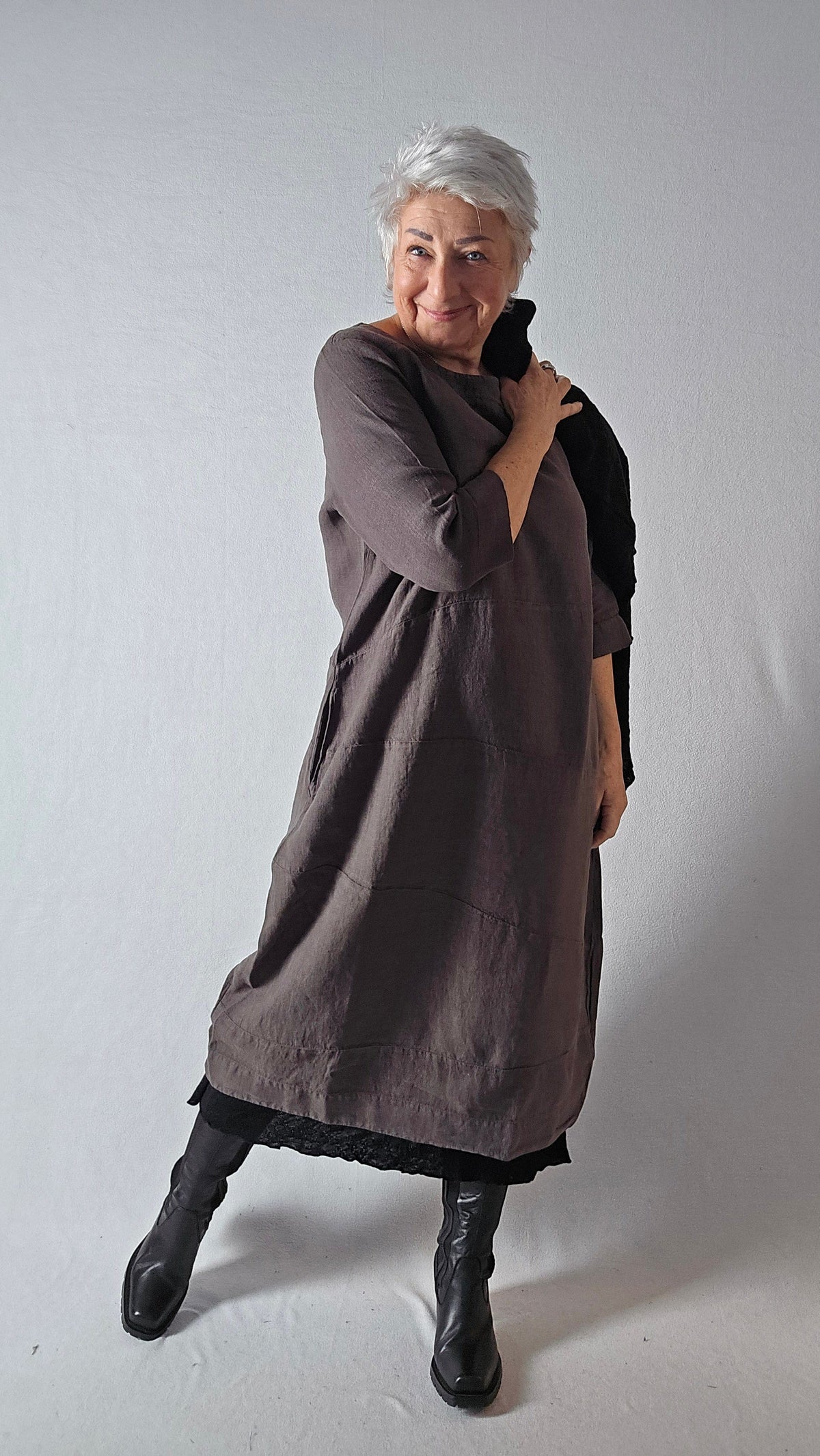 By Basics Kjole OWN by basics- 11000 Lang lekker linkjole kunstkolonialen