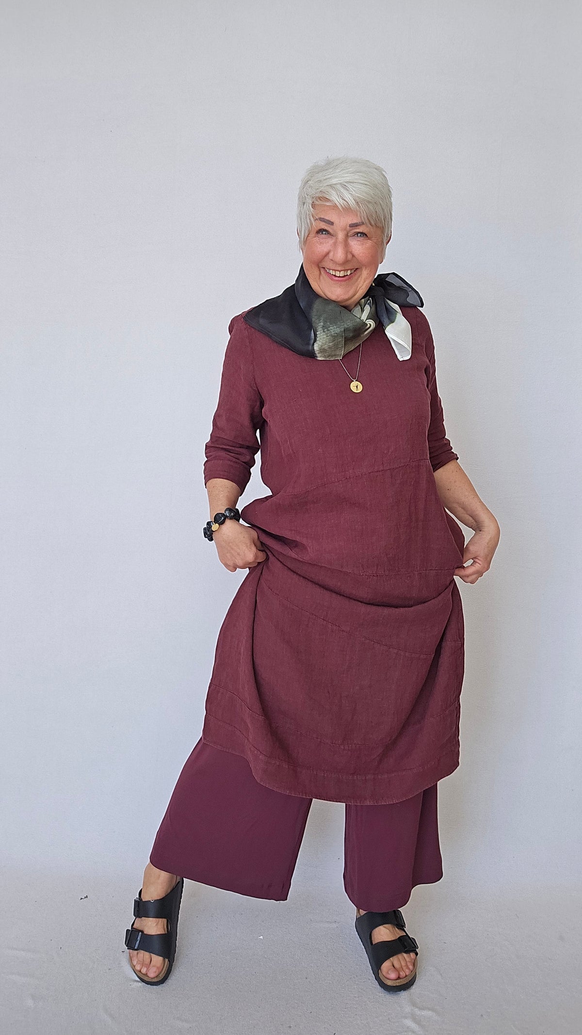 By Basics Kjole OWN by basics- 11000 Lang lekker linkjole kunstkolonialen