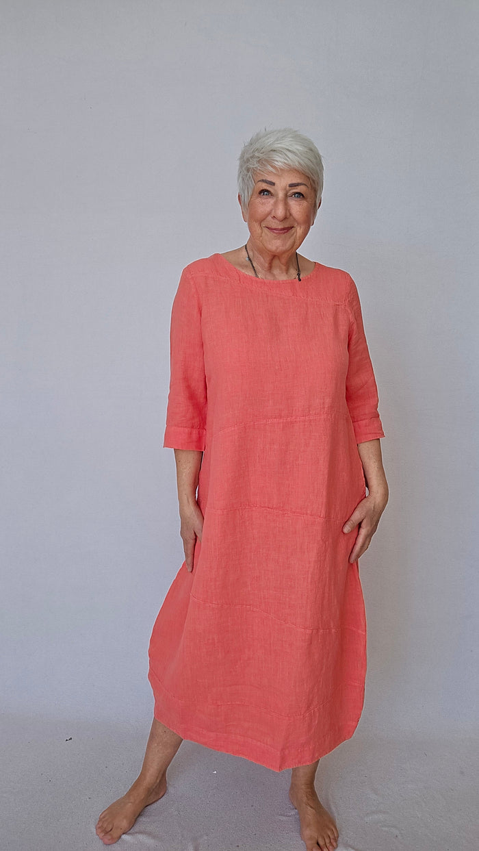 By Basics Kjole OWN by basics- 11000 Lang lekker linkjole kunstkolonialen