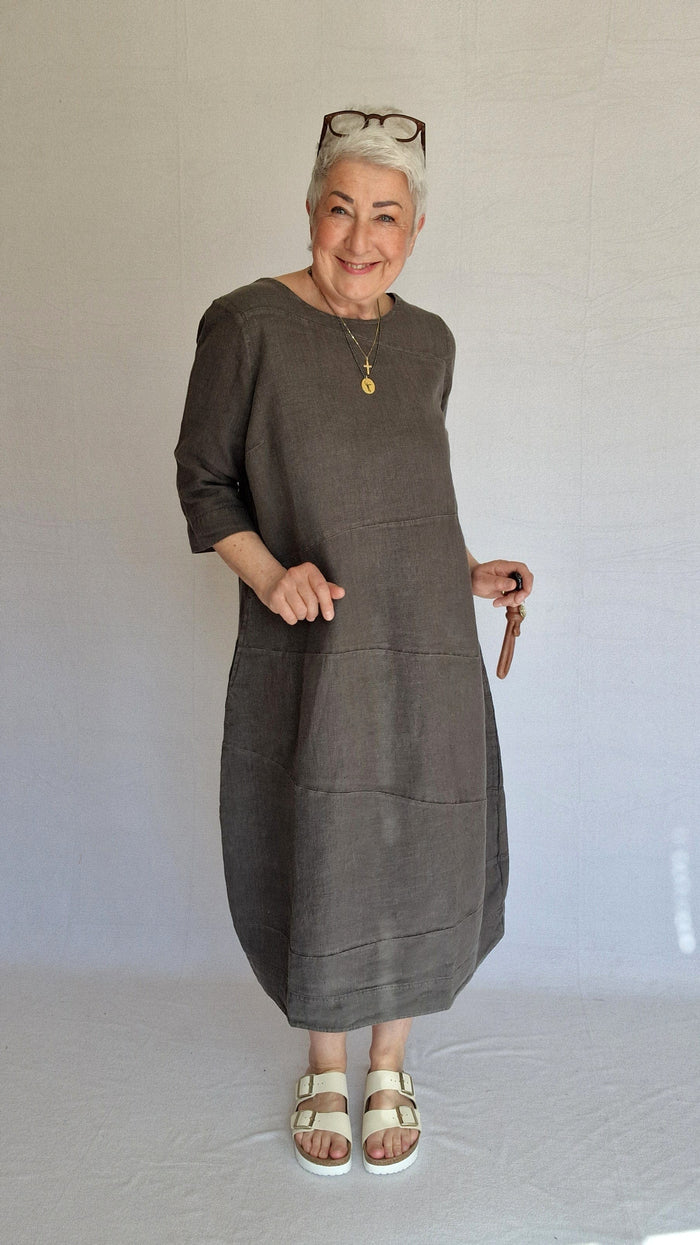 By Basics Kjole OWN By Basics- 11000 Lang lekker linkjole kunstkolonialen