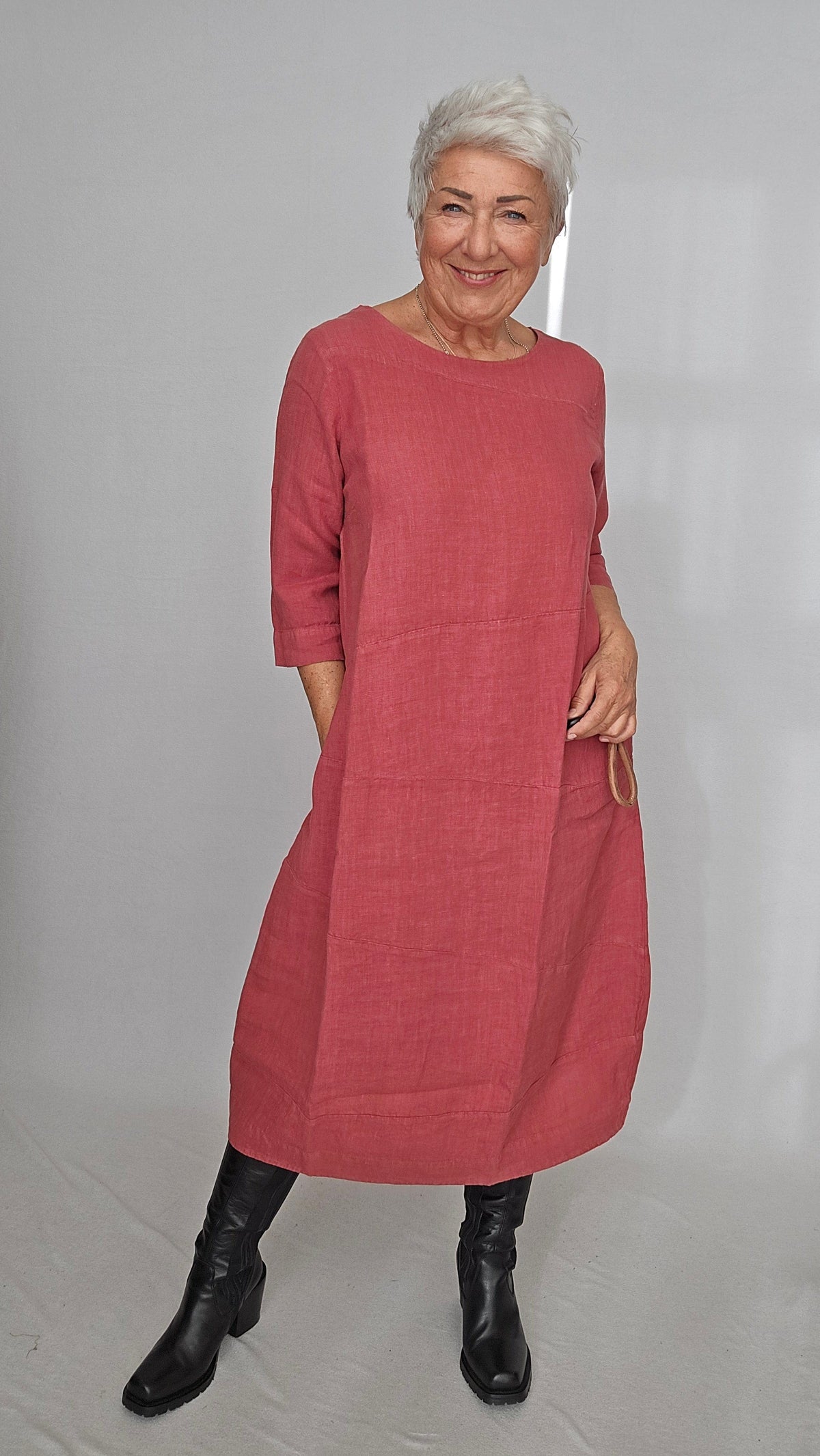 By Basics Kjole S / Earth Red OWN By Basics- 11000 Lang lekker linkjole kunstkolonialen