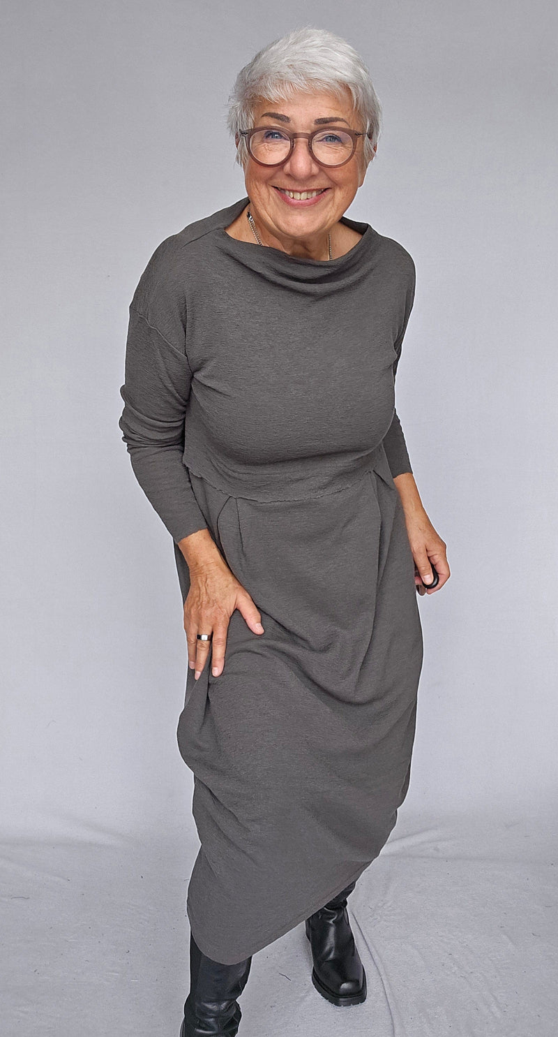 By Basics Kjoler Black Coffee / S By basics- 7045 Dress Long W/Pleats & High Neck kunstkolonialen