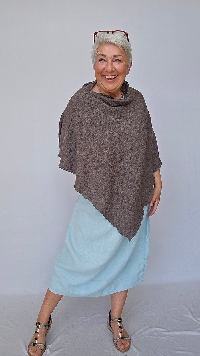 By Basics Poncho by basics- Bubblewool 1501 Poncho kunstkolonialen