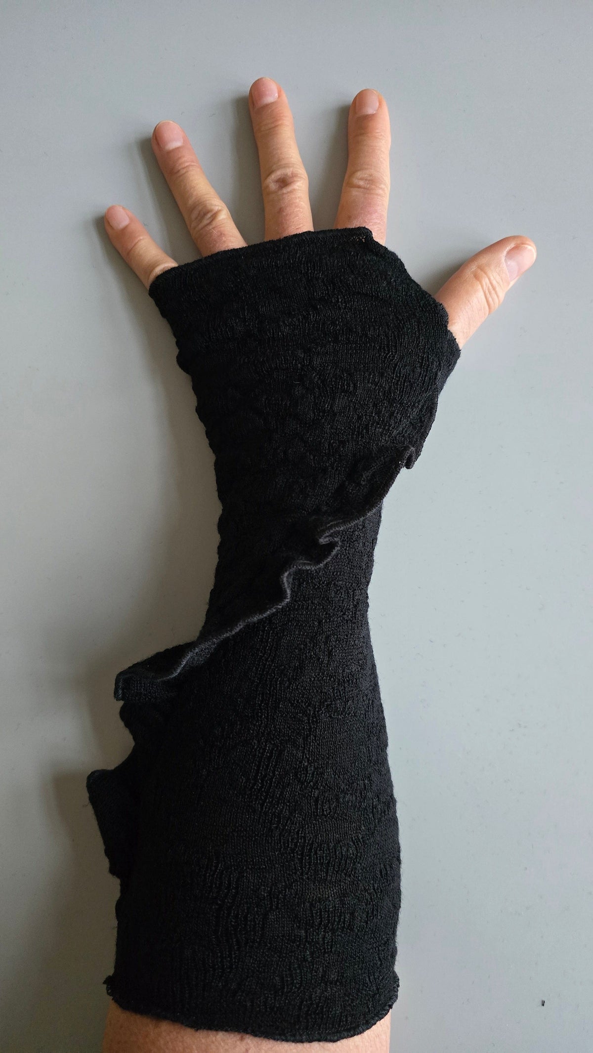 By Basics Pulsvarmere Black by basics- Bubblewool 1509 pulser m/volang kunstkolonialen