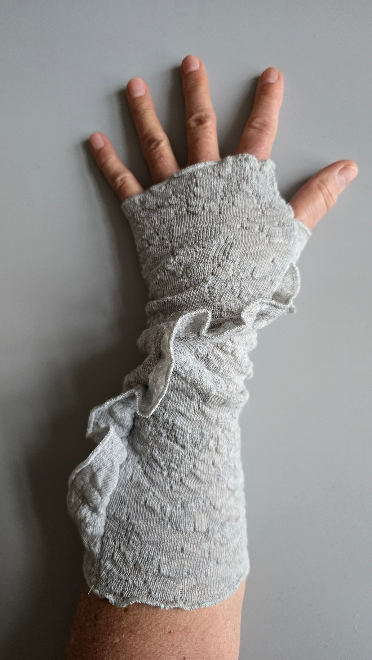 By Basics Pulsvarmere Dawn grey melange by basics- Bubblewool 1509 pulser m/volang kunstkolonialen