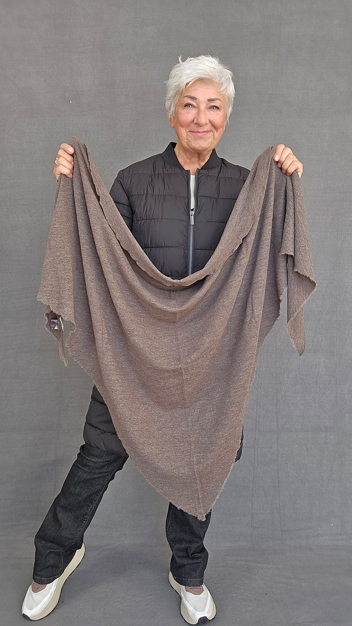 By Basics Sjal by basics- 1063 sjal kunstkolonialen
