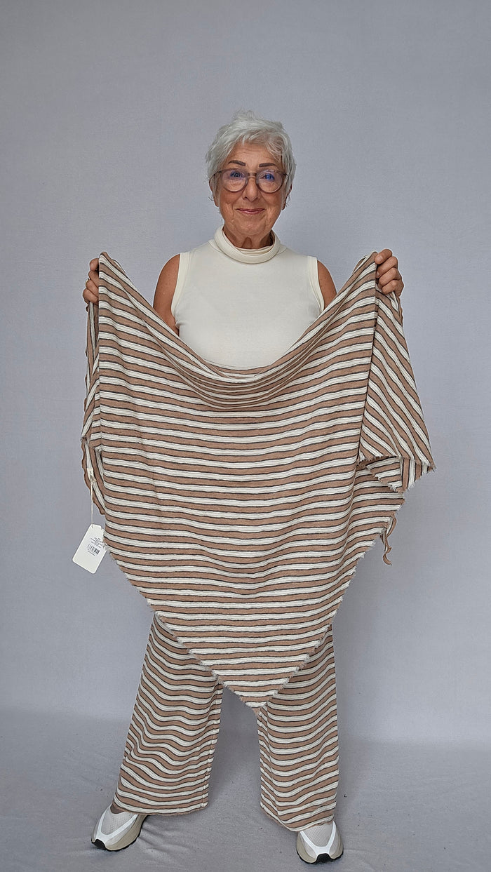 By Basics Sjal Light camel mel/asphalt/rawwhite by basics- 1063 sjal kunstkolonialen