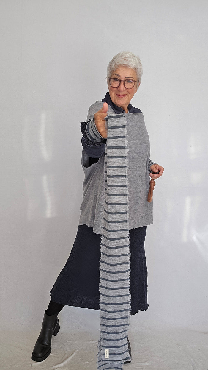 By Basics Skjerf By Basics- Smalt skjerf (kan brukes som slips) kunstkolonialen