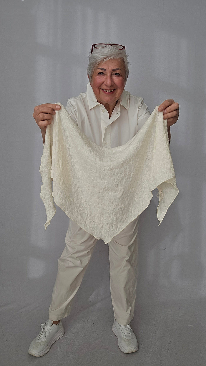 By Basics Skjerf Raw white by basics- 1515 bubblewool tørkle kunstkolonialen