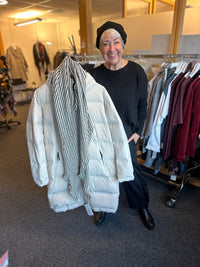 By Basics Skjerf Raw white/ earth melange by basics- 1023 Sjal trekantet kunstkolonialen