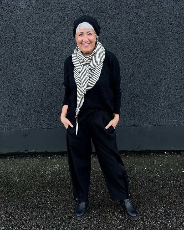 By Basics Skjerf Raw white/ earth melange by basics- 1023 Sjal trekantet kunstkolonialen