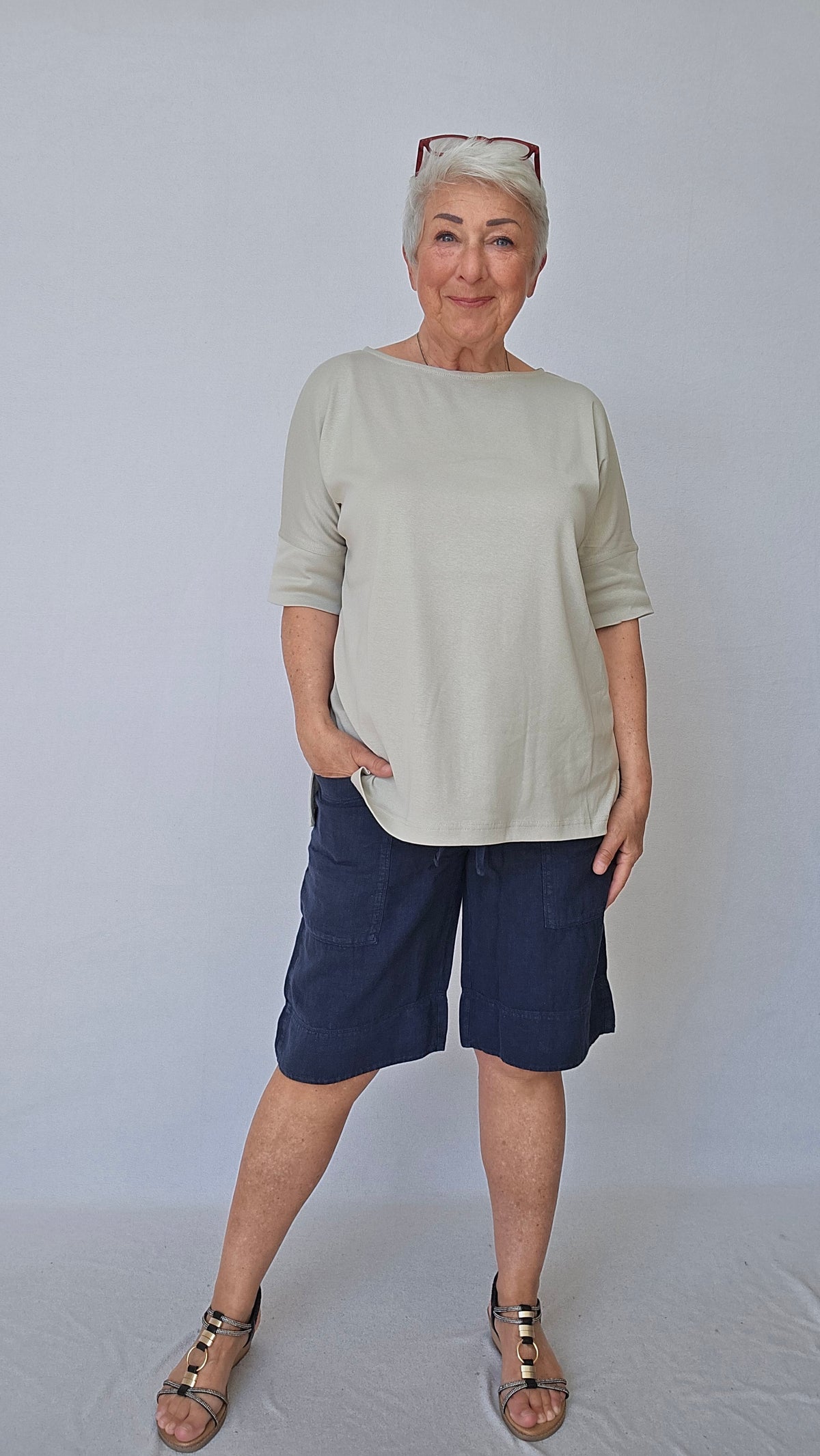 By Basics T-Shirt Light Khaki / XS Cotton Sense by basics- 4309 T-shirt loose med båthals kunstkolonialen