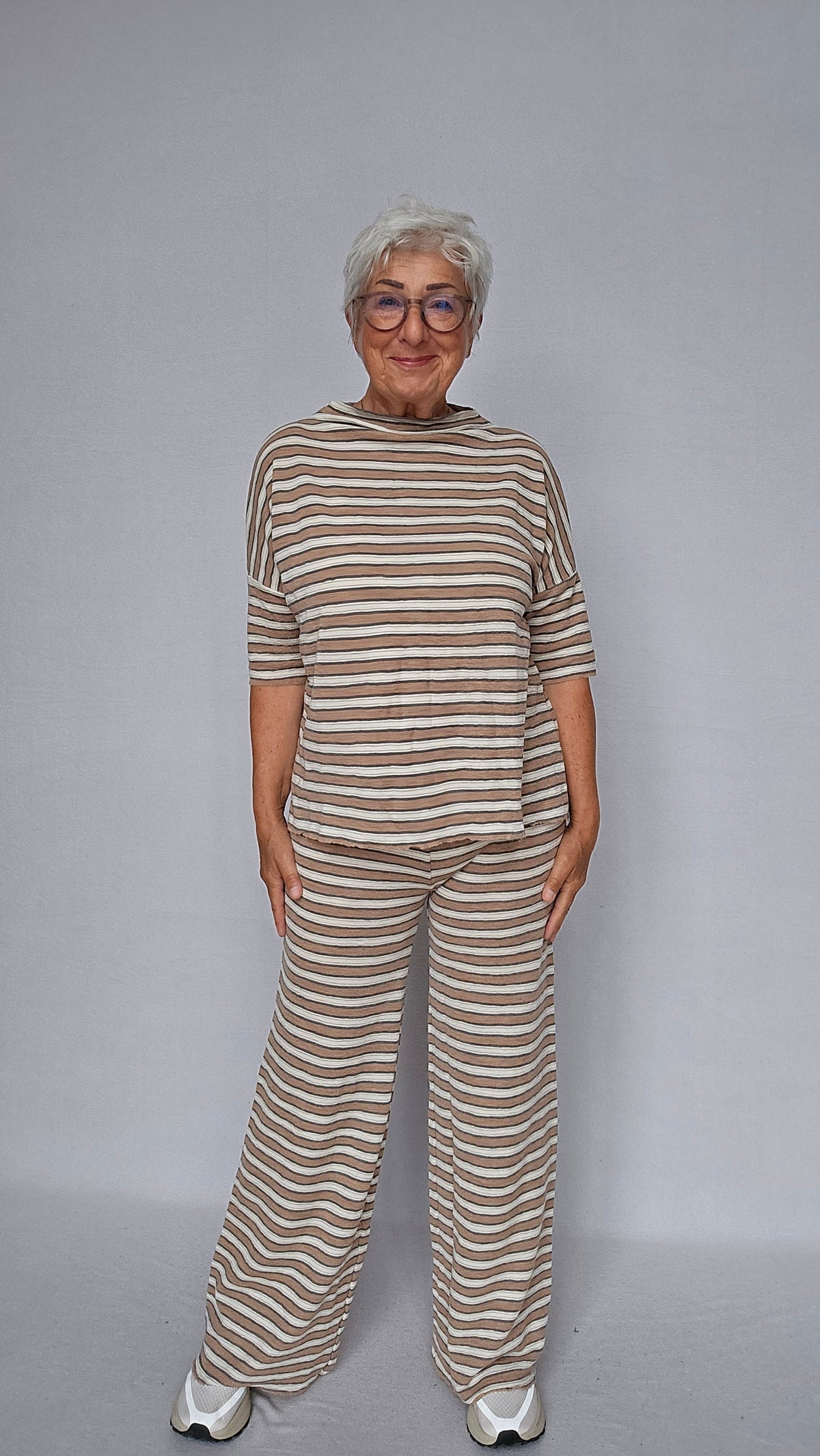 By Basics Topp by basics- 4083 Vid ulltopp kunstkolonialen