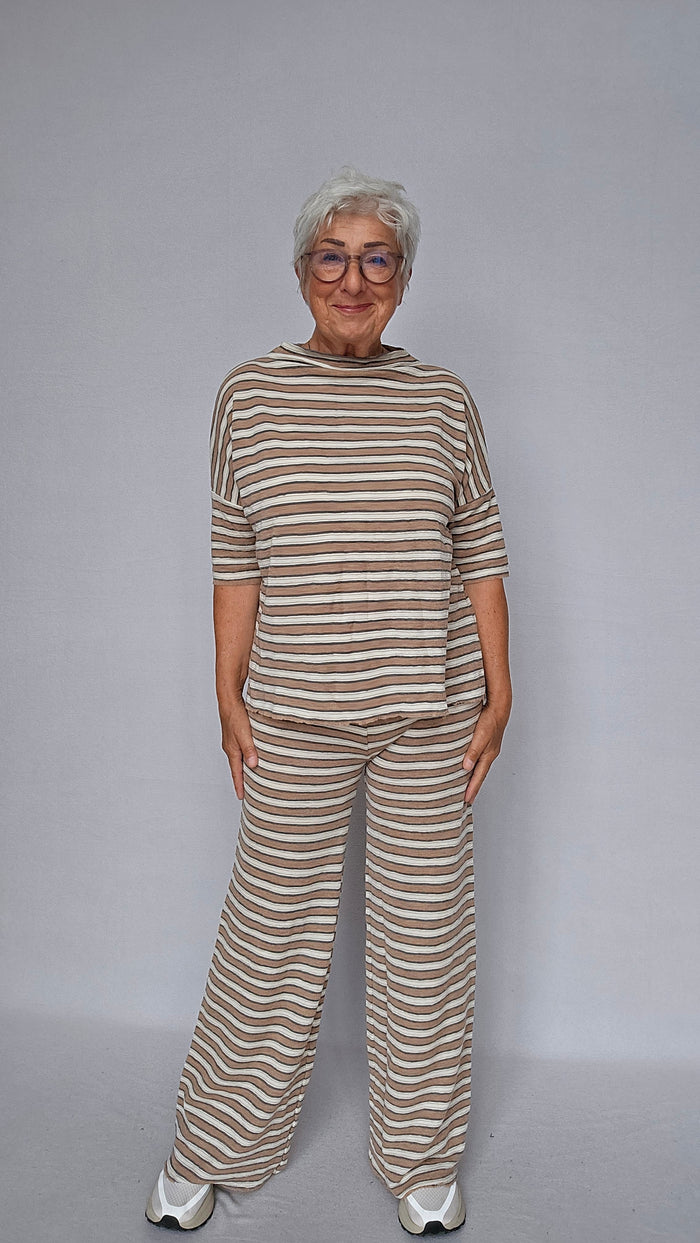 By Basics Topp by basics- 4083 Vid ulltopp kunstkolonialen