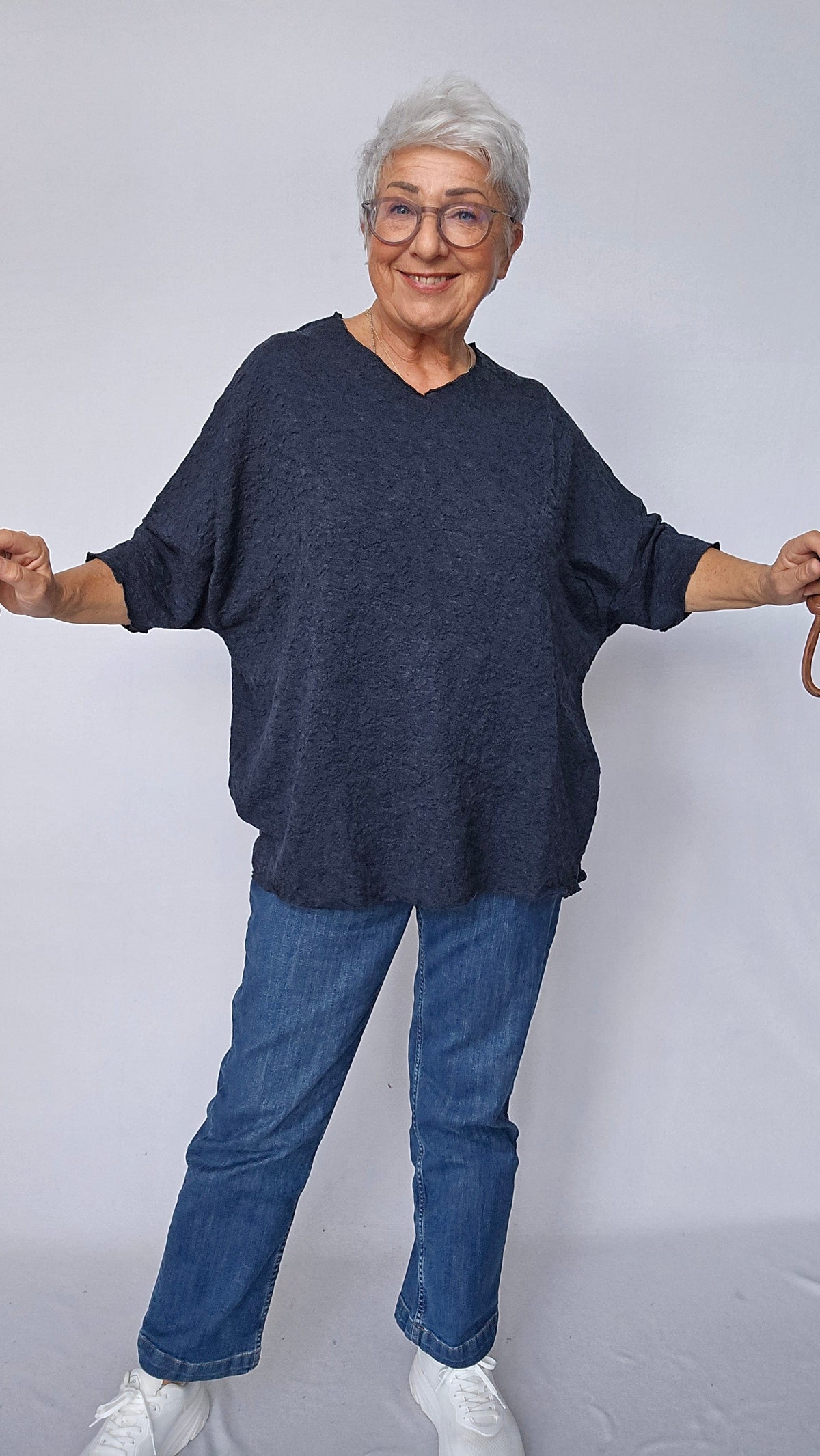 By Basics Ulltopp By basics- Bubblewool 4507 vid topp med v/hals kunstkolonialen