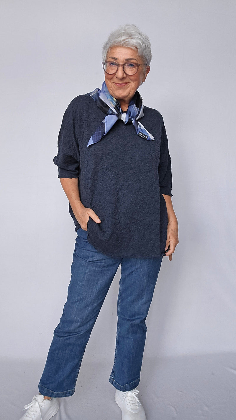 By Basics Ulltopp By basics- Bubblewool 4507 vid topp med v/hals kunstkolonialen