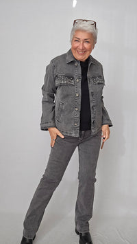 Cero Etage Jeansjakke Cero Etage-  Jeansjakke i Grey Denim m/pynt på lommene kunstkolonialen