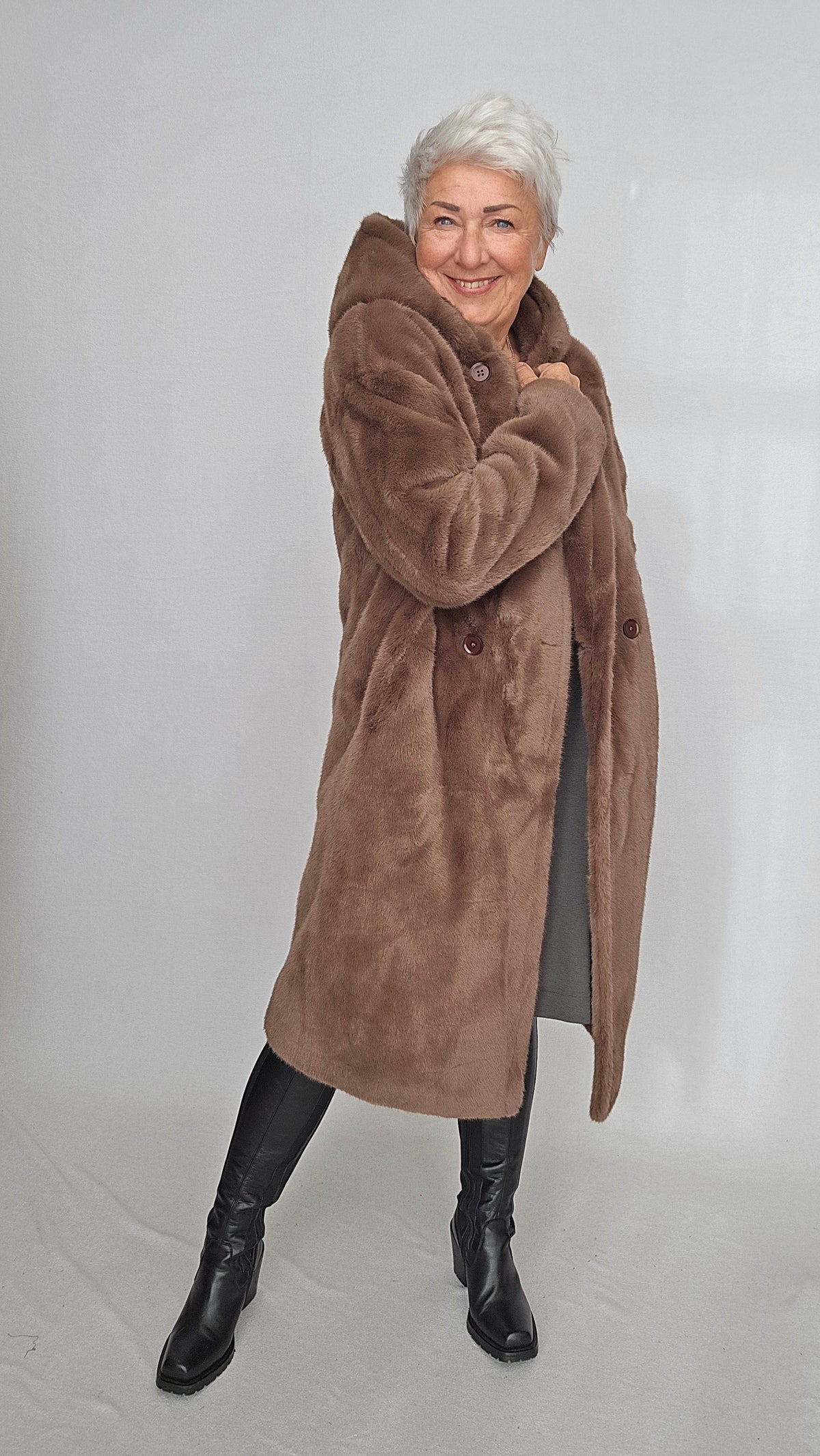 Cero Etage Kåpe Etage- Fuskepels m/hette kunstkolonialen