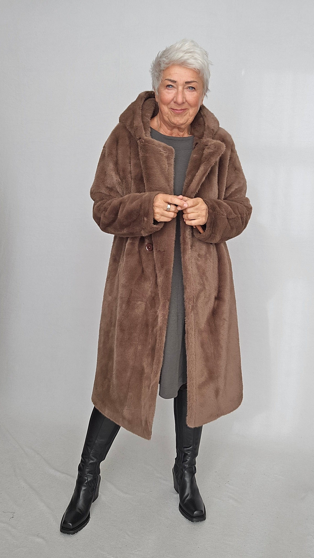 Cero Etage Kåpe Etage- Fuskepels m/hette kunstkolonialen