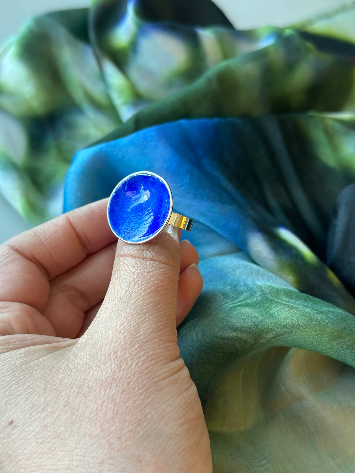 Embla Smykker Ring Embla Smykker- Boble ring stor- i forskjellige farger (23mm i diam) kunstkolonialen
