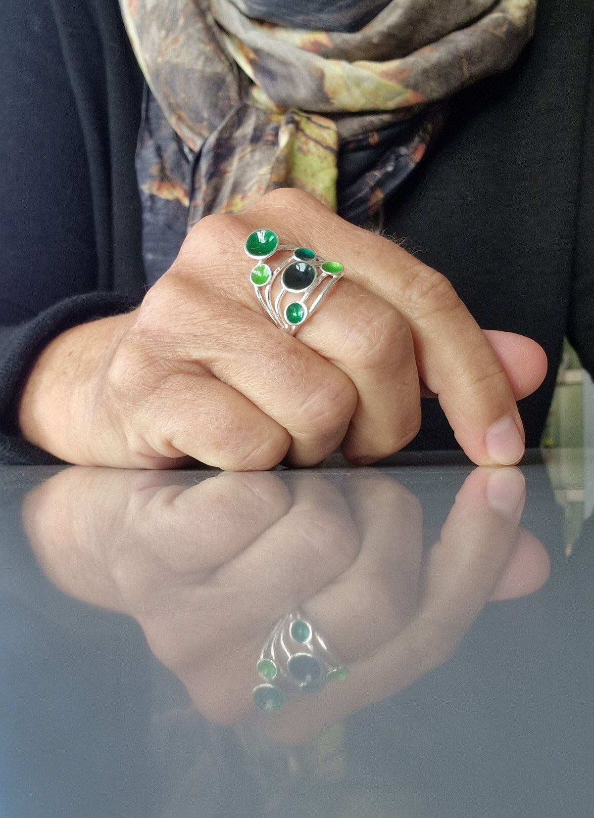 Embla Smykker Ring Grønnfarger Embla Smykker- Boble ring med seks bobler kunstkolonialen