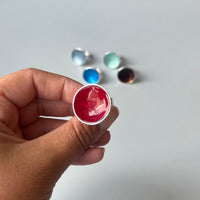 Embla Smykker Ring Mørk rød Embla Smykker- Boble ring stor- i forskjellige farger (23mm i diam) kunstkolonialen