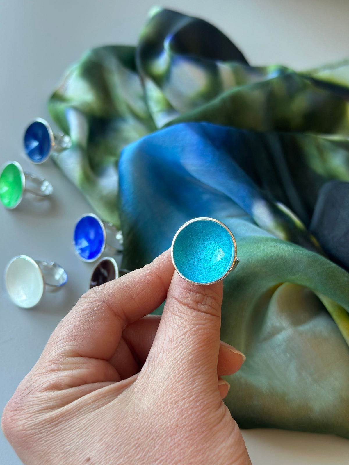 Embla Smykker Ring Turkis Embla Smykker- Boble ring stor- i forskjellige farger (23mm i diam) kunstkolonialen