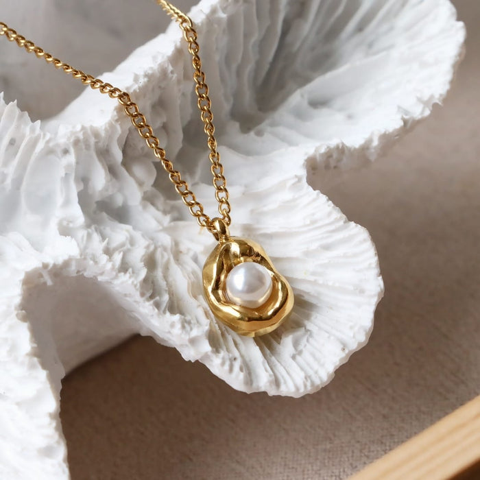 FRID Cosmetics Smykker Frid Halsskjede- Golden pearl kunstkolonialen
