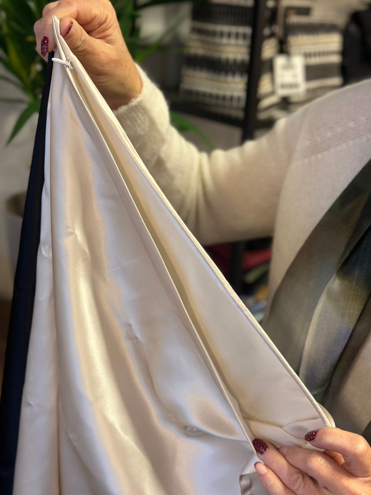 Kunstkolonialen Putetrekk Kunstkolonialen- Putetrekk i 100 % Mulberry Silke kunstkolonialen