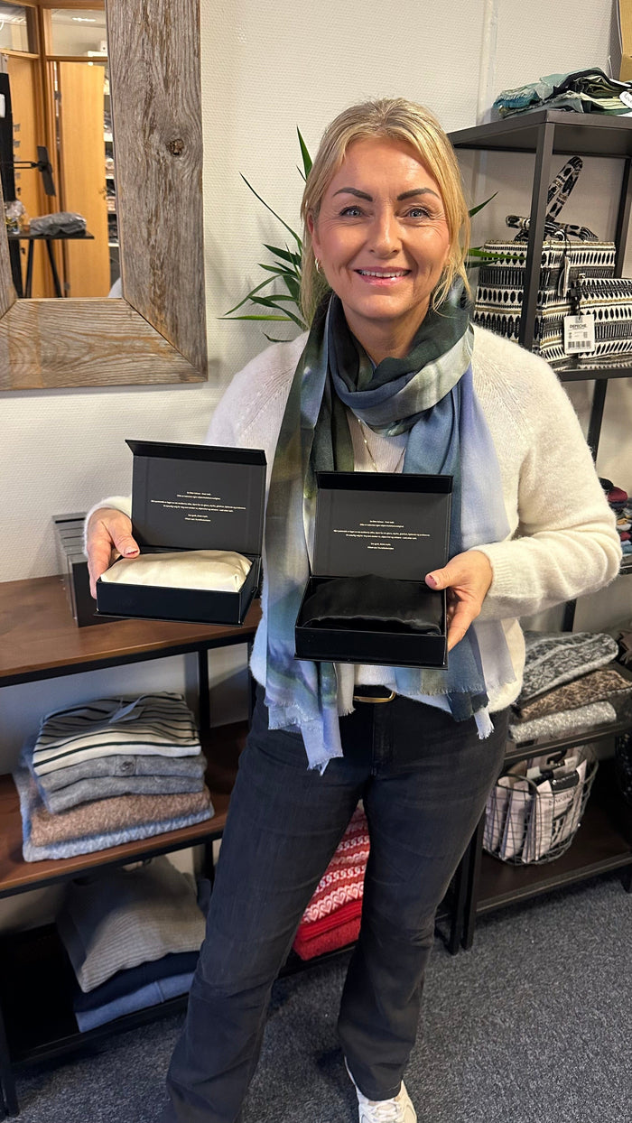 Kunstkolonialen Putetrekk Kunstkolonialen- Putetrekk i 100 % Mulberry Silke kunstkolonialen