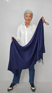 Kvitfjell Handbags Skjerf Dark blue Kvitfjell- Cashmereskjerf i mange fine farger kunstkolonialen