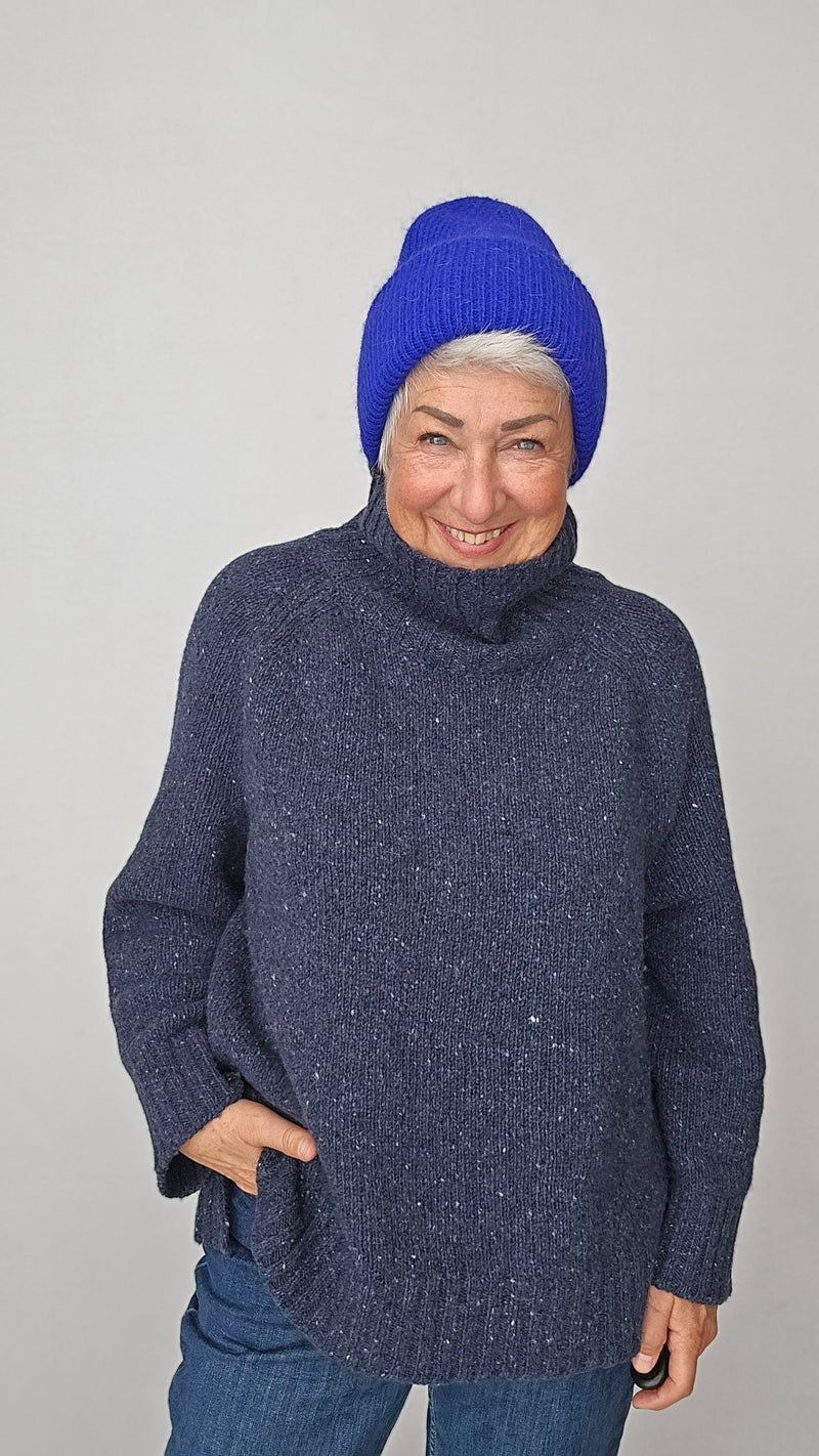 Kvitfjell Lue Bright blue Kvitfjell- Lue i angora kunstkolonialen