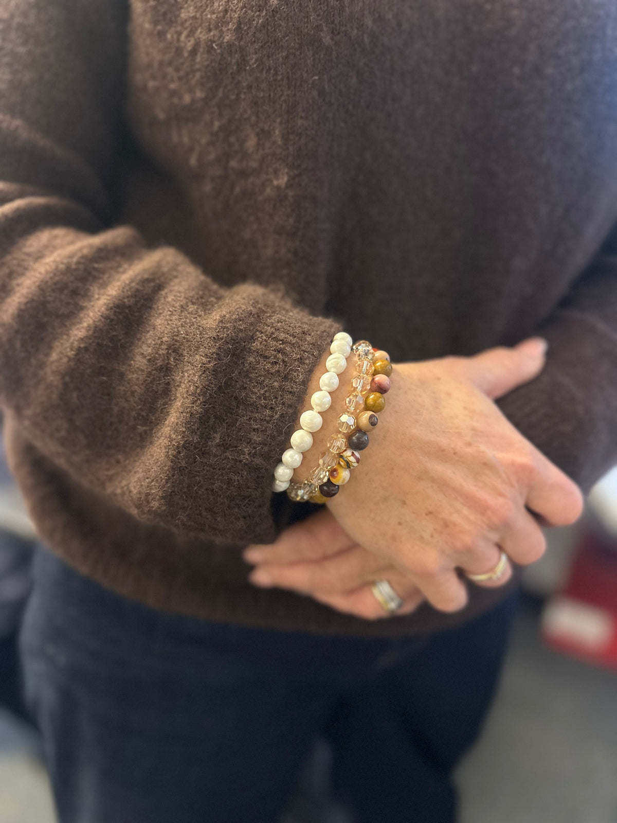 Leas Verden Armbånd Leas verden- Armbånd med forskjellige stein kunstkolonialen