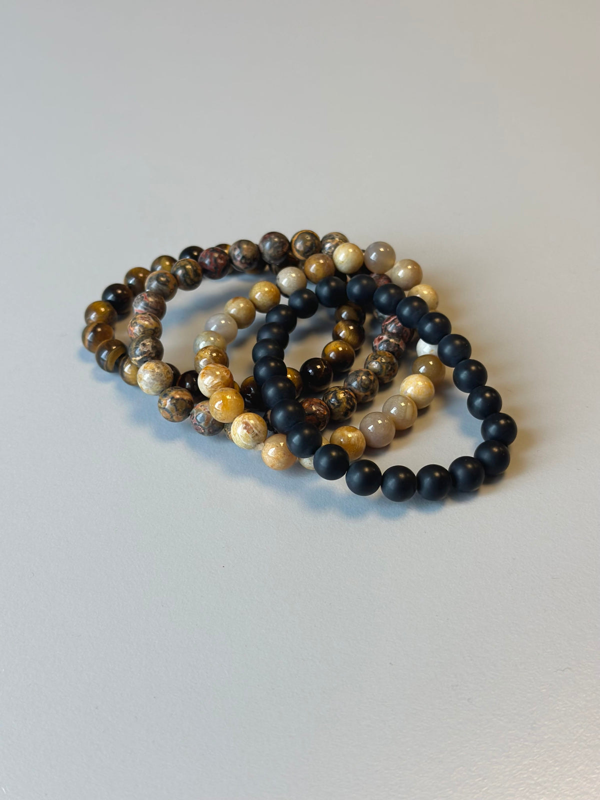 Leas Verden Armbånd Leas verden- Armbånd med forskjellige stein kunstkolonialen