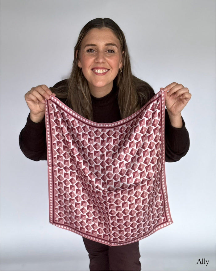 Leas Verden Skjerf Leas Verden- Silkeskjerf 53 x 53 cm kunstkolonialen