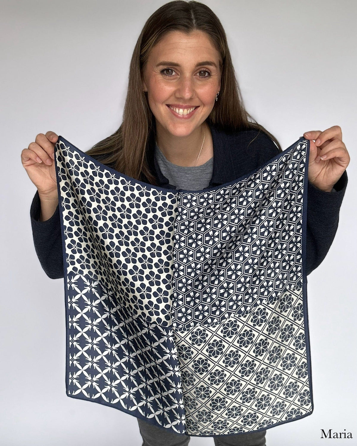 Leas Verden Skjerf Leas Verden- Silkeskjerf 53 x 53 cm kunstkolonialen