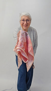 Leas Verden Skjerf Leas Verden- Silkeskjerf 53 x 53 cm kunstkolonialen