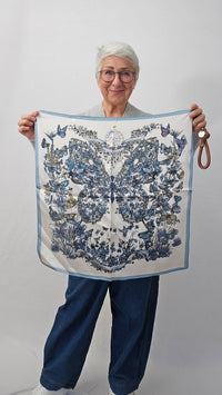 Leas Verden Skjerf Leas Verden- Silkeskjerf 53 x 53 cm kunstkolonialen