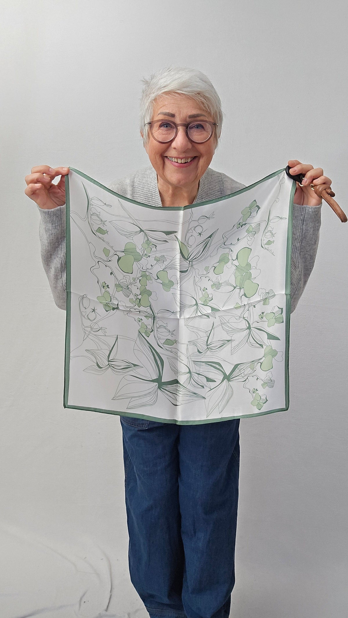 Leas Verden Skjerf Leas Verden- Silkeskjerf 53 x 53 cm kunstkolonialen