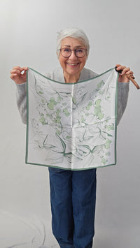 Leas Verden Skjerf Leas Verden- Silkeskjerf 53 x 53 cm kunstkolonialen