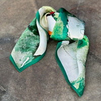 Leas Verden Skjerf Lykke Leas Verden- Silkeskjerf 53 x 53 cm kunstkolonialen